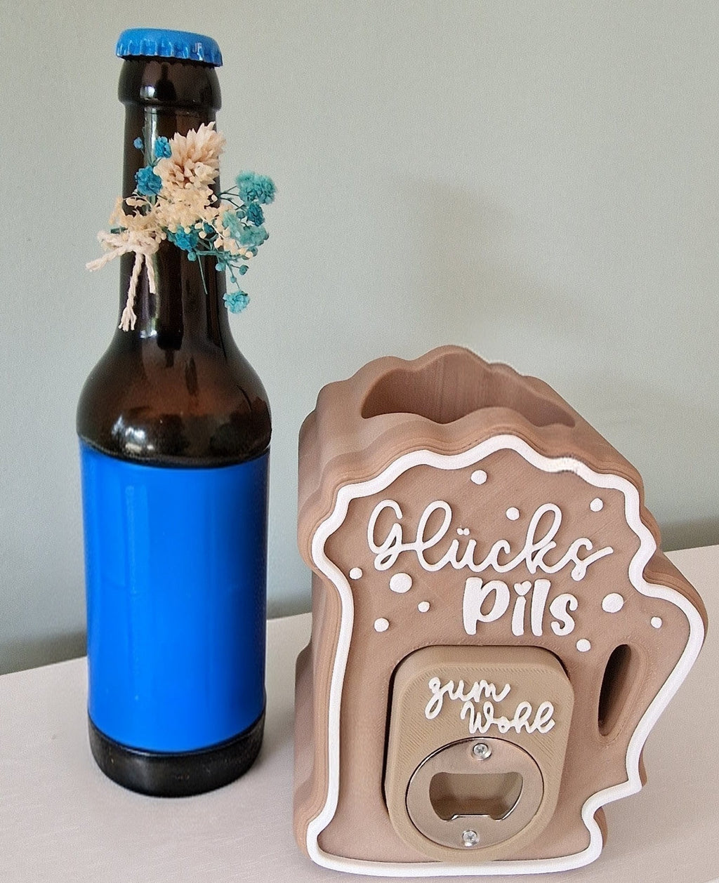 Bierkrug Flaschenhalter " Glückspils"mit Flaschenöffner
